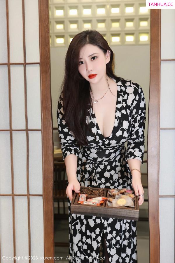 王格 王婉悠 [XiuRen]高清写真图 2023.10.23 No.7548 王婉悠Queen 丰腴美臀第3张图片